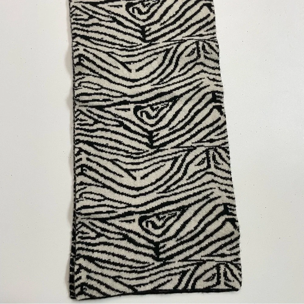 Michael Kors Scarf Soft Wool Animal Print Zebra Black Cream